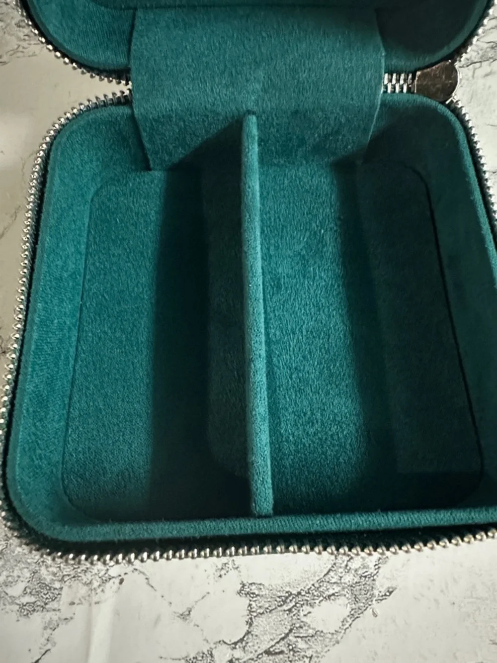 Cat & Jack Girl’s Bow Print Green Square Zip Jewelry Organizer Case